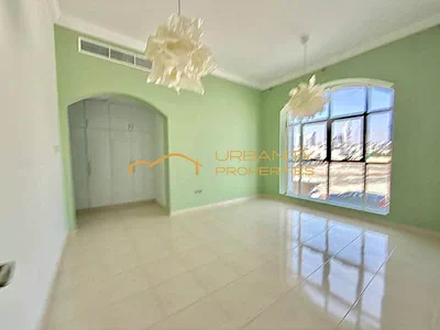 Spacious 5BR Villa | Prime Jumeirah 1 | Family Home | Huge Layout-4