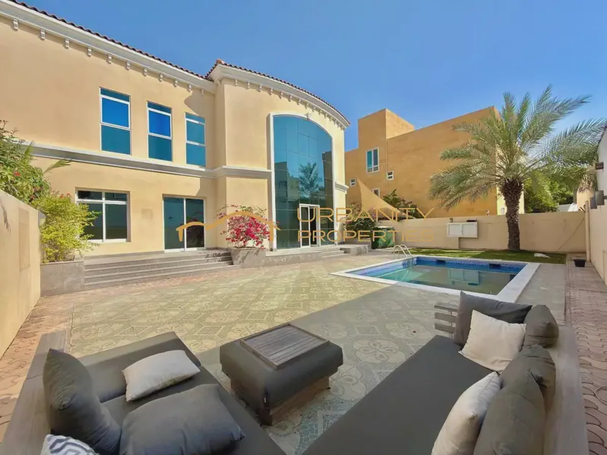 Spacious 5BR Villa | Prime Jumeirah 1 | Family Home | Huge Layout