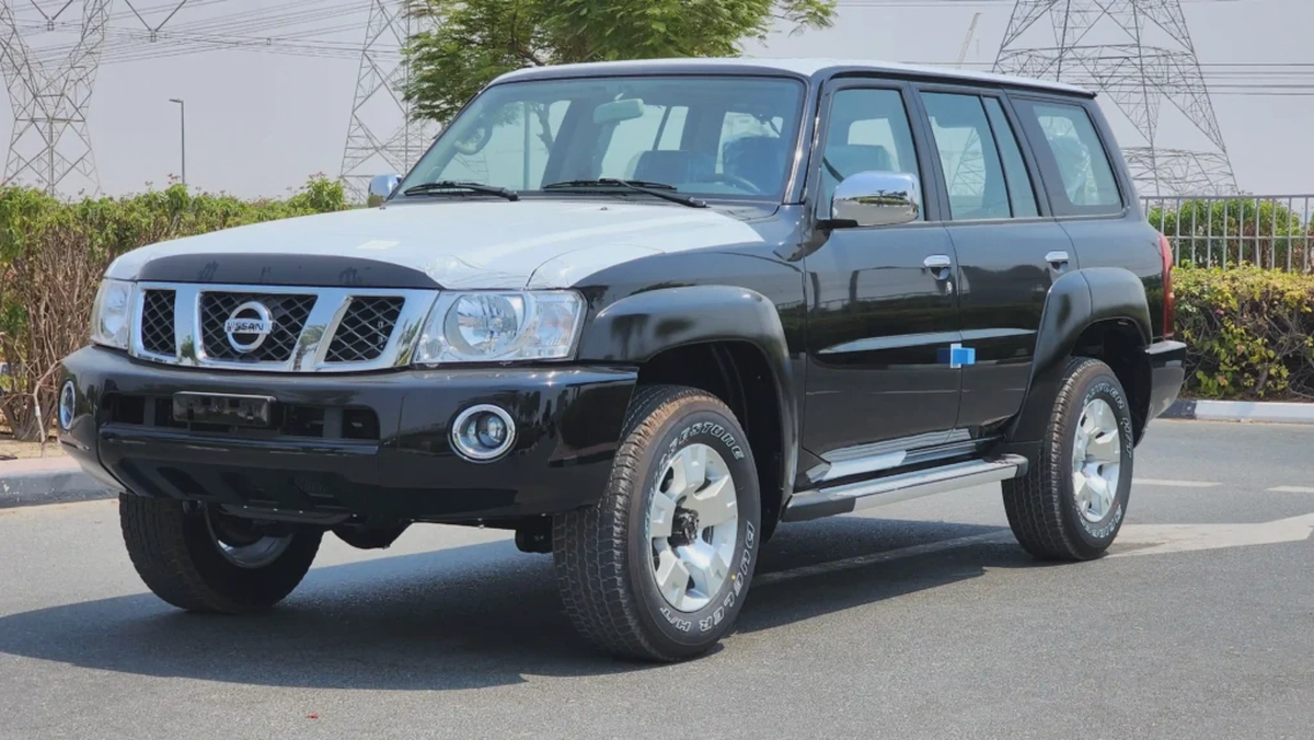 2024 Nissan Patrol Safari GRX 4X4 (Black)-2-2