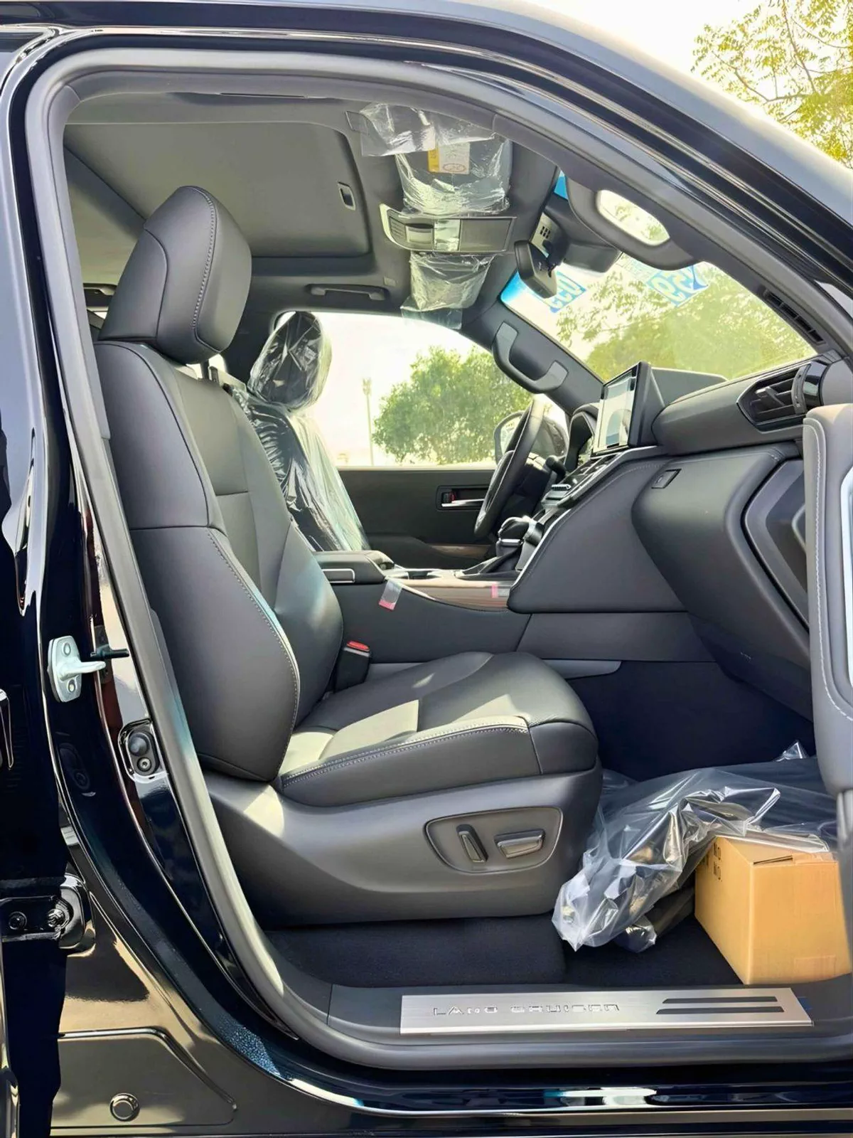 Toyota Land Cruiser GXR HIGH OPTION || 4.0L PETROL V6 | RADAR | REAR ENTERTAINMENT SCREENS (CODE # GXR41H)-11-0