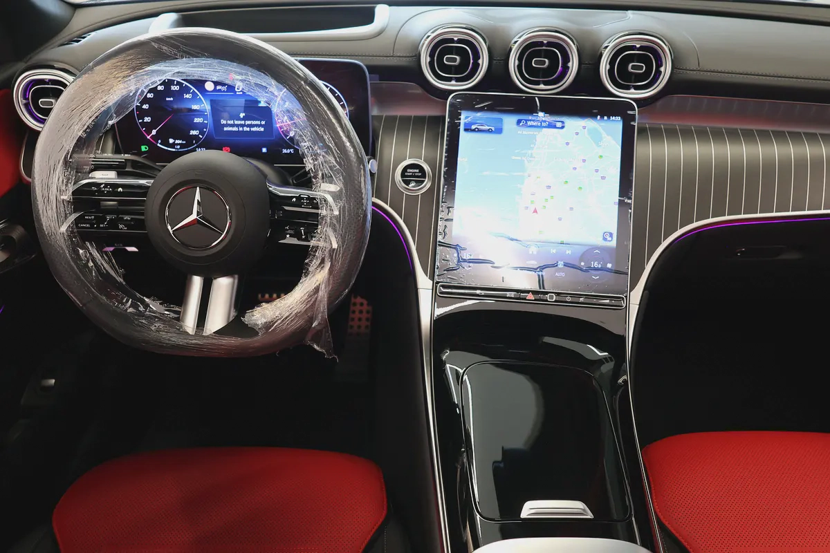 GLC200 COUPE 4MATIC - BRAND NEW - 5YRS UNDER WARRANTY - GCC SPECS - AVAIL COLOR ( WHITE, BLACK,-12-12