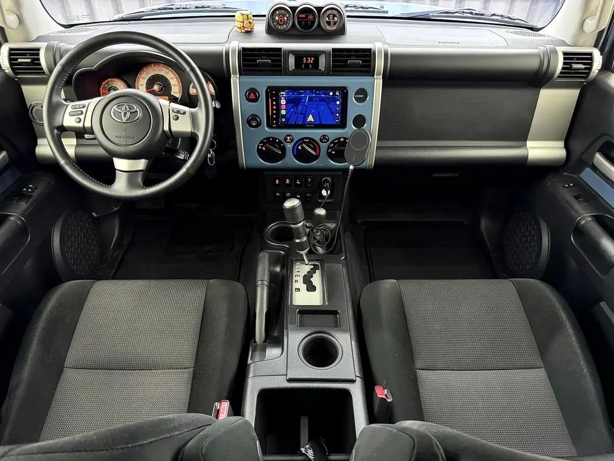 Toyota FJ Cruiser 2020 | GCC | One year unlimited kms Warranty | Low Mileage-10-10
