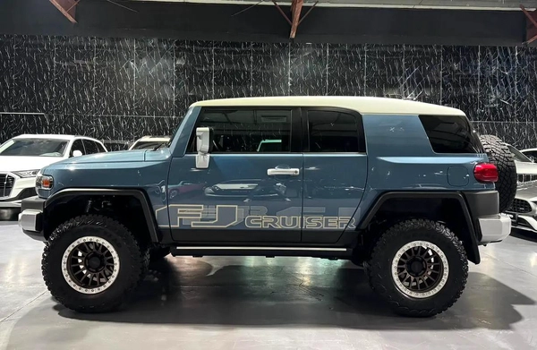 Toyota FJ Cruiser 2020 | GCC | One year unlimited kms Warranty | Low Mileage