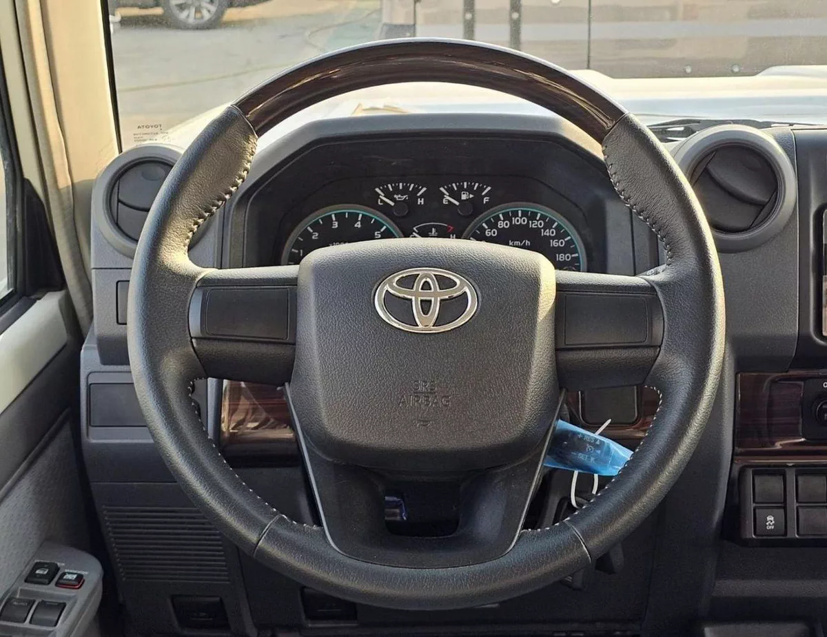 Toyota Land Cruiser 70 LC76 LX TOYOTA LANDCRUISER LC76 HARDTP LX || 5DOOR | STD OPTION | 6 STR PWR WINDOWS+MIRRORS+LOCKS WOOD LED F-20-0
