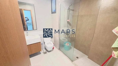 Stunning 4-Bedrooms, 5-Bathrooms Home in Tilal City-14