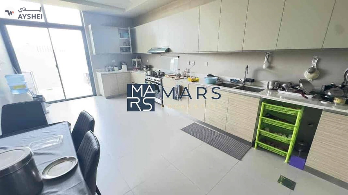 Stunning 4-Bedrooms, 5-Bathrooms Home in Tilal City-7-7