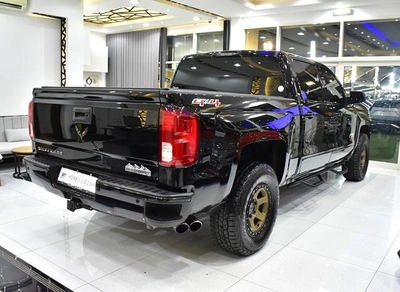 Chevrolet Silverado High Country 4x4 6.2 L ( 2017 Model ) in Black Color GCC Specs-1