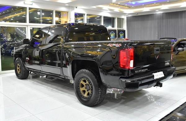Chevrolet Silverado High Country 4x4 6.2 L ( 2017 Model ) in Black Color GCC Specs