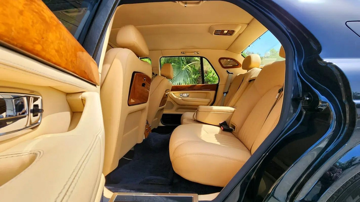 2001-Bentley Arnage - Full option -Excellent Condition-10-10