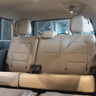AED 3,065 P.M • 0% Downpayment • Navigator Reserve • 1 year warranty-14