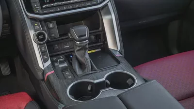 LC300 VXR 3.5L Twin Turbo 2026 GCC Specs Brand New for Export-13