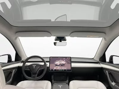 Tesla Model Y LONG RANGE AWD GCC SPECIFICATION -TESLA CENTRE DUBAI-10