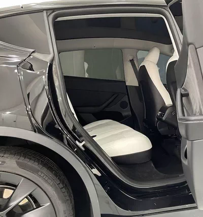 Tesla Model Y LONG RANGE AWD GCC SPECIFICATION -TESLA CENTRE DUBAI-14