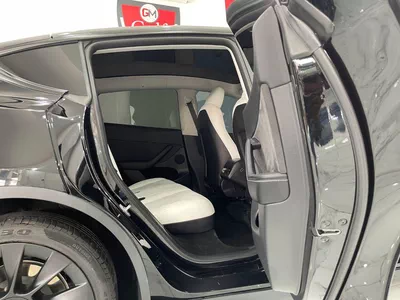 Tesla Model Y LONG RANGE AWD GCC SPECIFICATION -TESLA CENTRE DUBAI-15