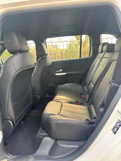 Mercedes-Benz EQB-4