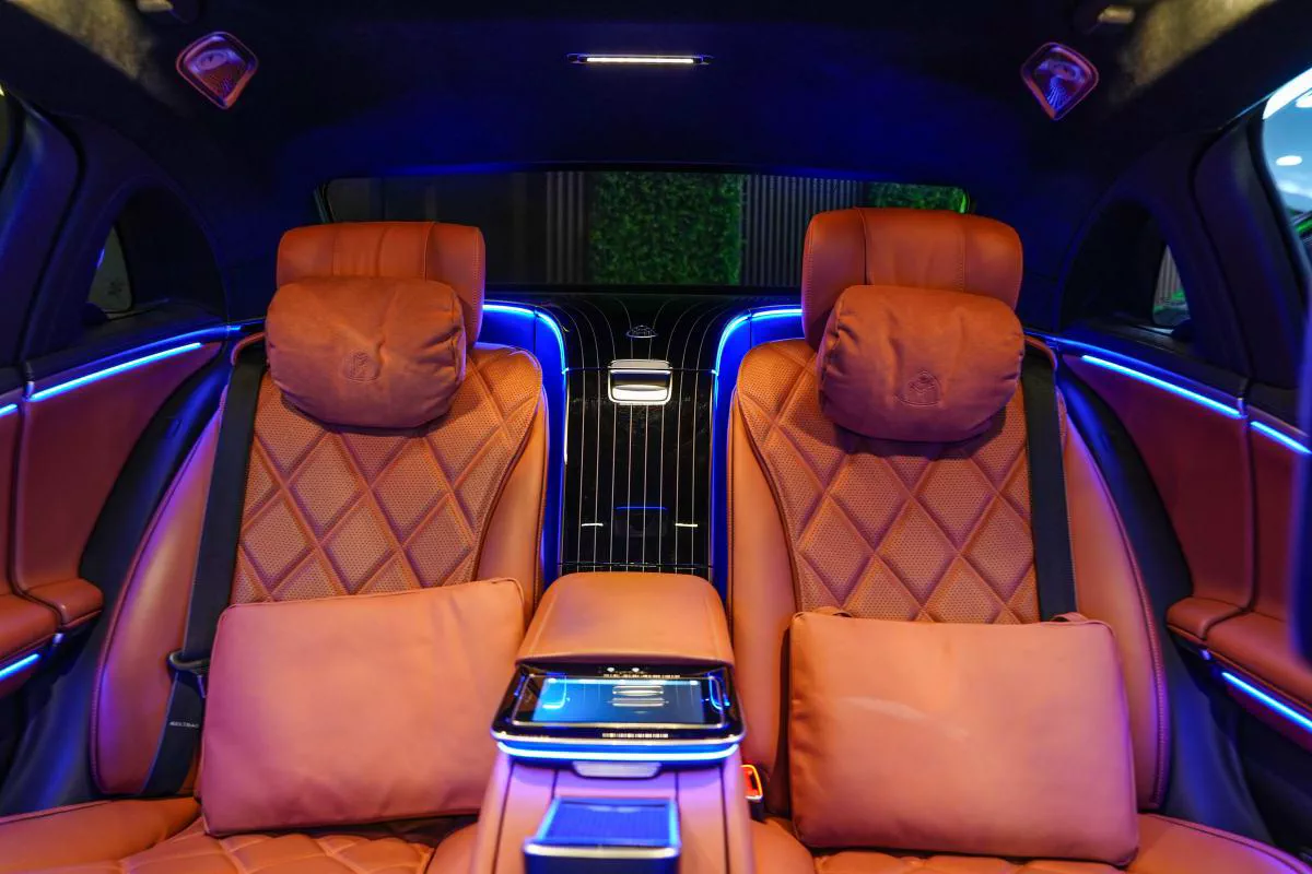 Mercedes-Benz Maybach S680-7-7