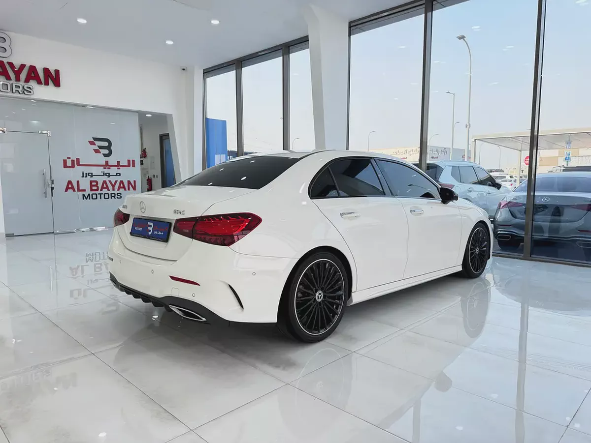 مرسيدس A 200 EMC ابيض / اسود 2025 (خليجي )-2-2