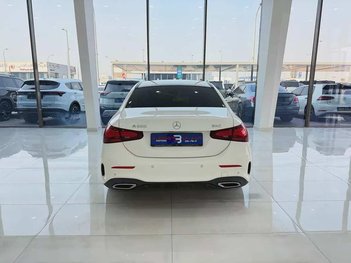 مرسيدس A 200 EMC ابيض / اسود 2025 (خليجي )-5-5