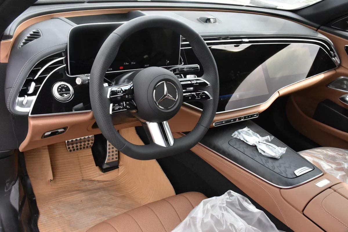 MERCEDES BENZ E300 AMG 2025 | BLACK-5-5