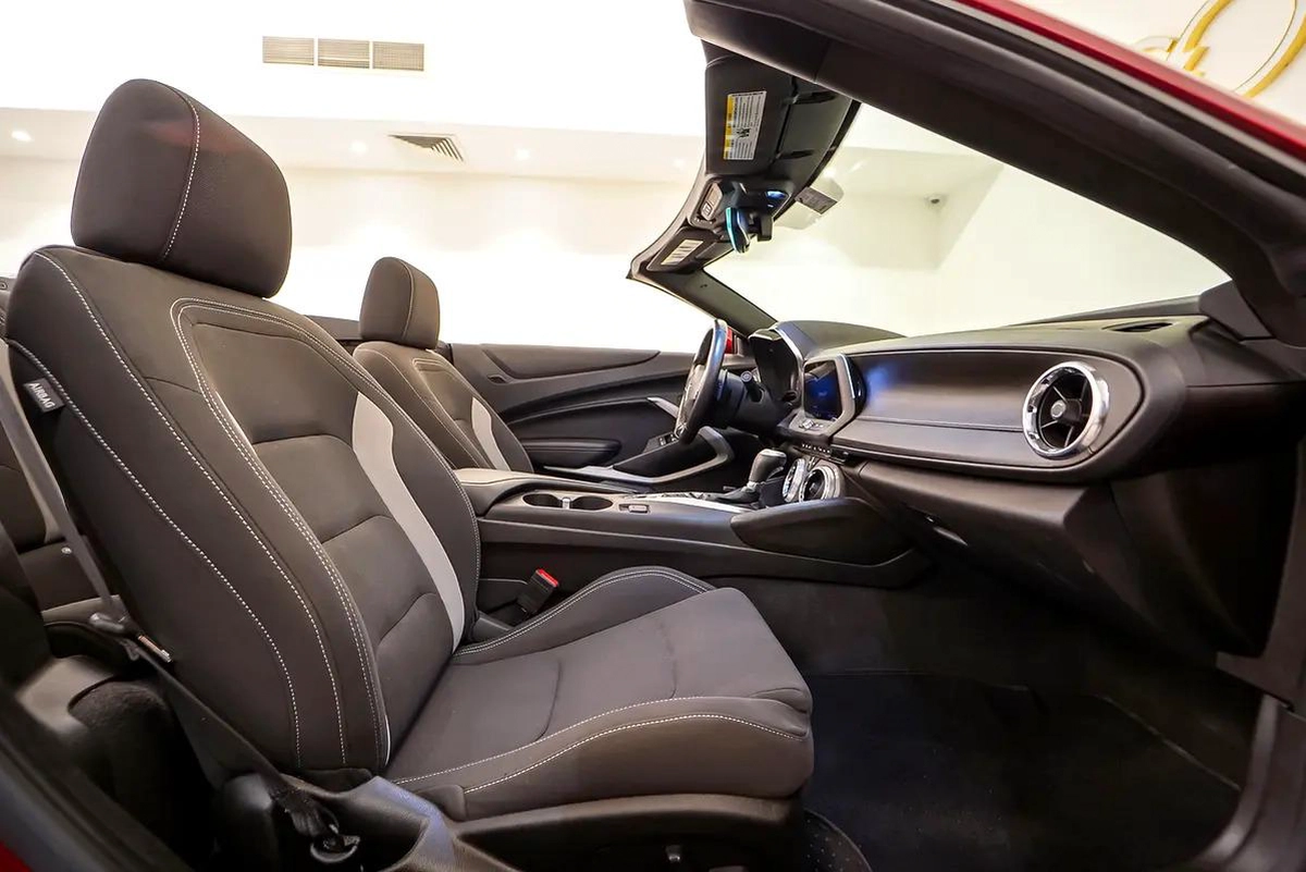 AED 1551 PM | CHEVY CAMARO CABRIOLET 1LT 2024 | PRISTINE CONDITION | 1 YEAR WARRANTY-4-4