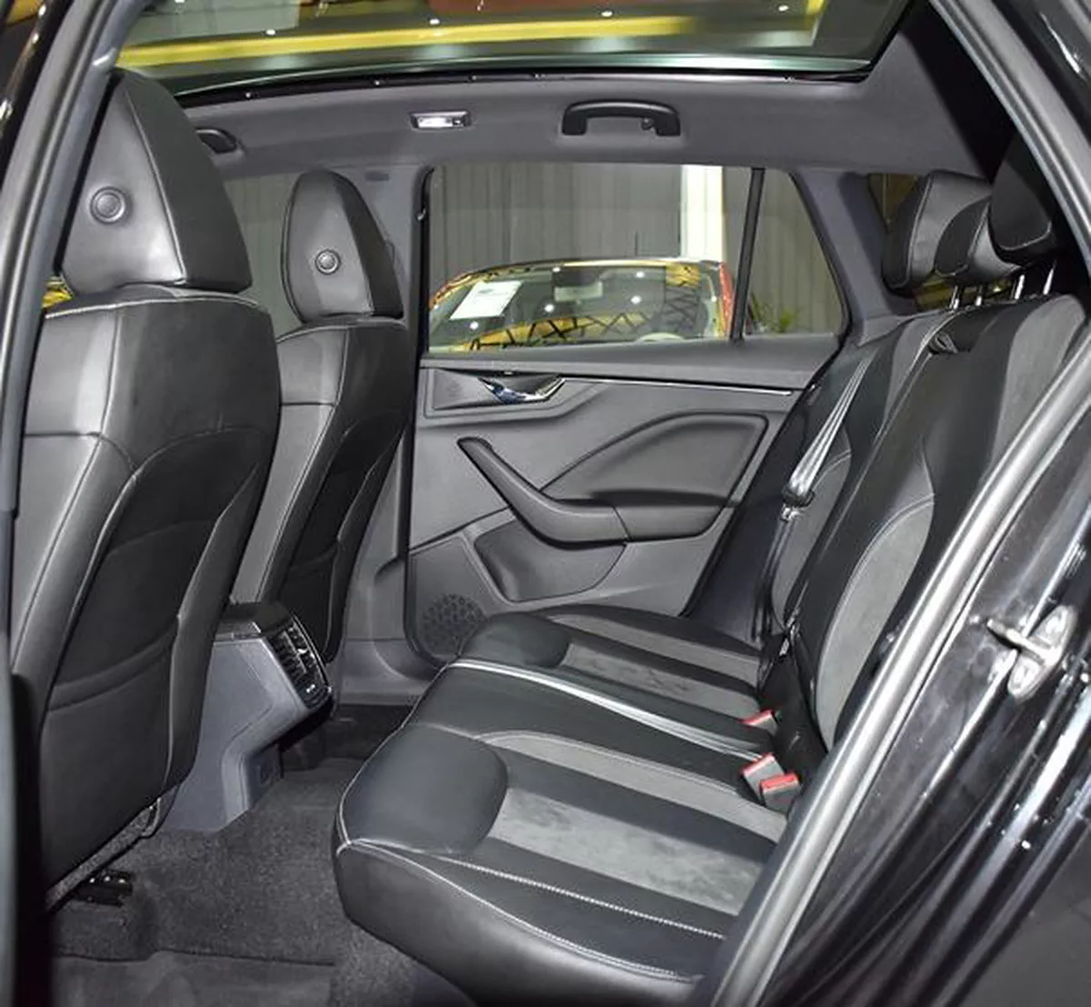Skoda Kamiq ( 2023 Model ) in Black Color GCC Specs-2-2