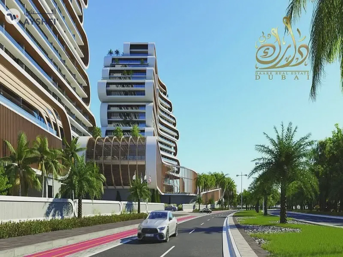 WATERFRONT DEAL_LUXURY THAT PERFORMS_YACHT&BEACH