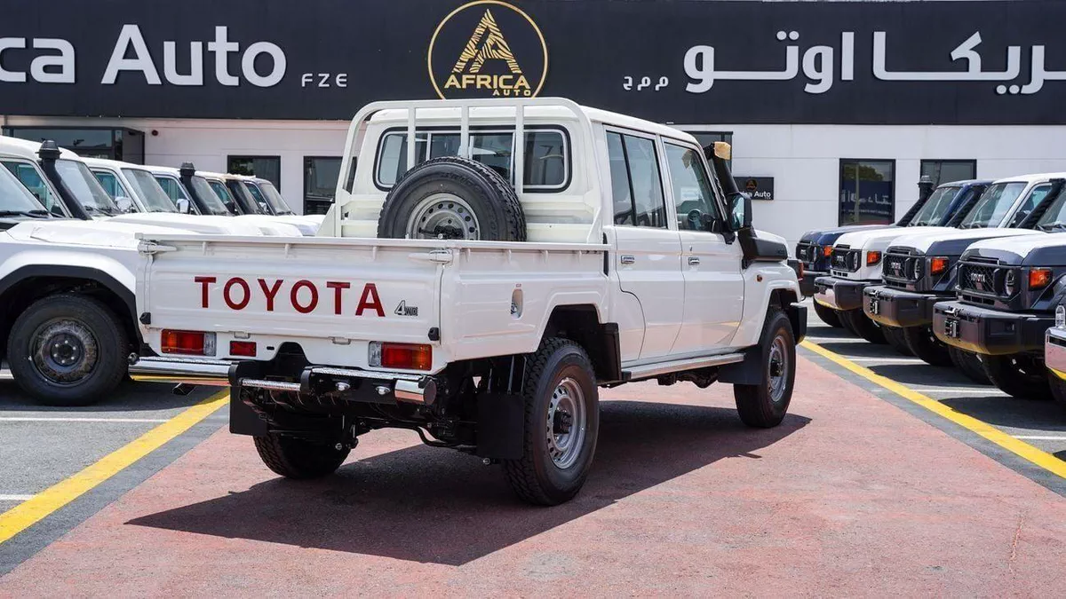 Toyota Land Cruiser Pickup 70 lc79 LC 79 DC 2.8 DIESEL AT 2026-12-0