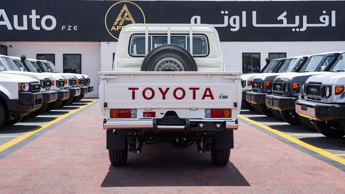 Toyota Land Cruiser Pickup 70 lc79 LC 79 DC 2.8 DIESEL AT 2026-13-0