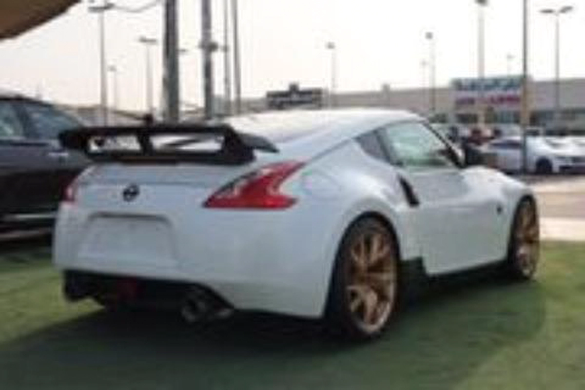 Used Nissan 370z 3.7L Coupe 2015-12-12