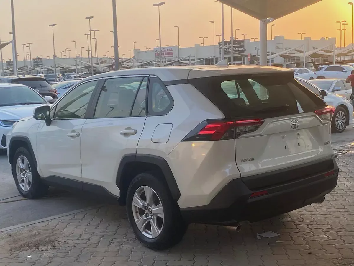 Toyota RAV4 2021 Basic | GCC Specs | Well Maintained-9-9