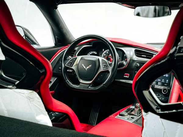 AED 5,500 // 20%DP // 2017 Chevrolet Corvette C7 Grand Sport (Carbon 65 kit installed) 6.2L V8
