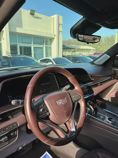 2022 Cadillac Escalade Platinum | GCC Specs full optiono original paint Under warranty Mileage-4