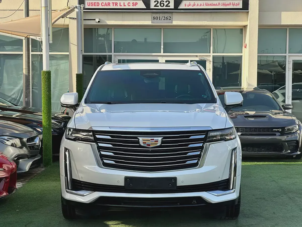 2022 Cadillac Escalade Platinum | GCC Specs full optiono original paint Under warranty Mileage-1-1
