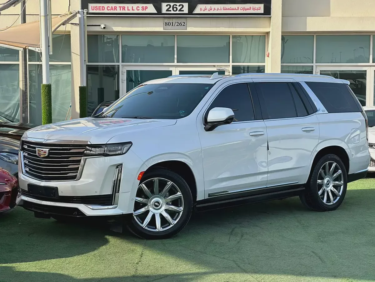 2022 Cadillac Escalade Platinum | GCC Specs full optiono original paint Under warranty Mileage-2-2