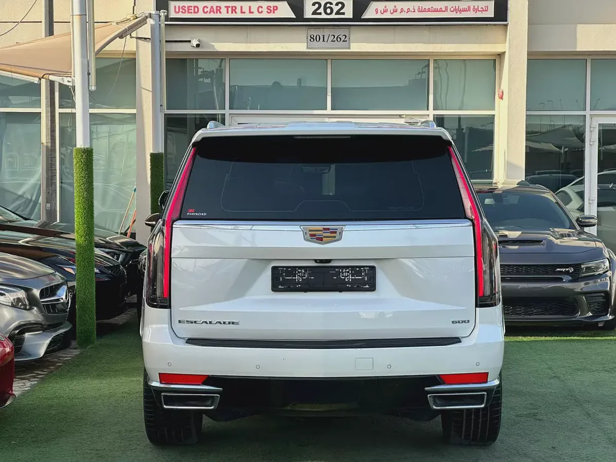 2022 Cadillac Escalade Platinum | GCC Specs full optiono original paint Under warranty Mileage-3-3