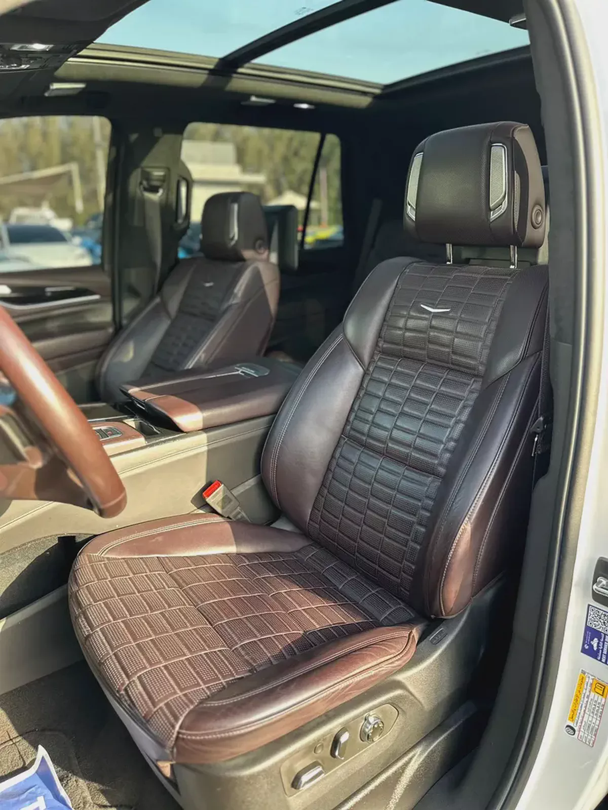 2022 Cadillac Escalade Platinum | GCC Specs full optiono original paint Under warranty Mileage-7-7