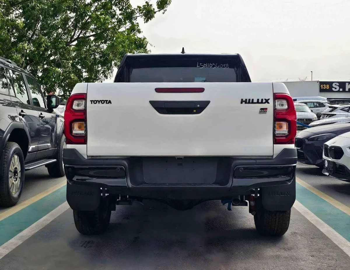 Toyota Hilux GR SPORT DOUBLE CABIN / 2.8L DIESEL V4 / RADAR / 360*CAMERA/DRIVER PWR SEAT WITH LATHER (CODE# HGRD)-3-0