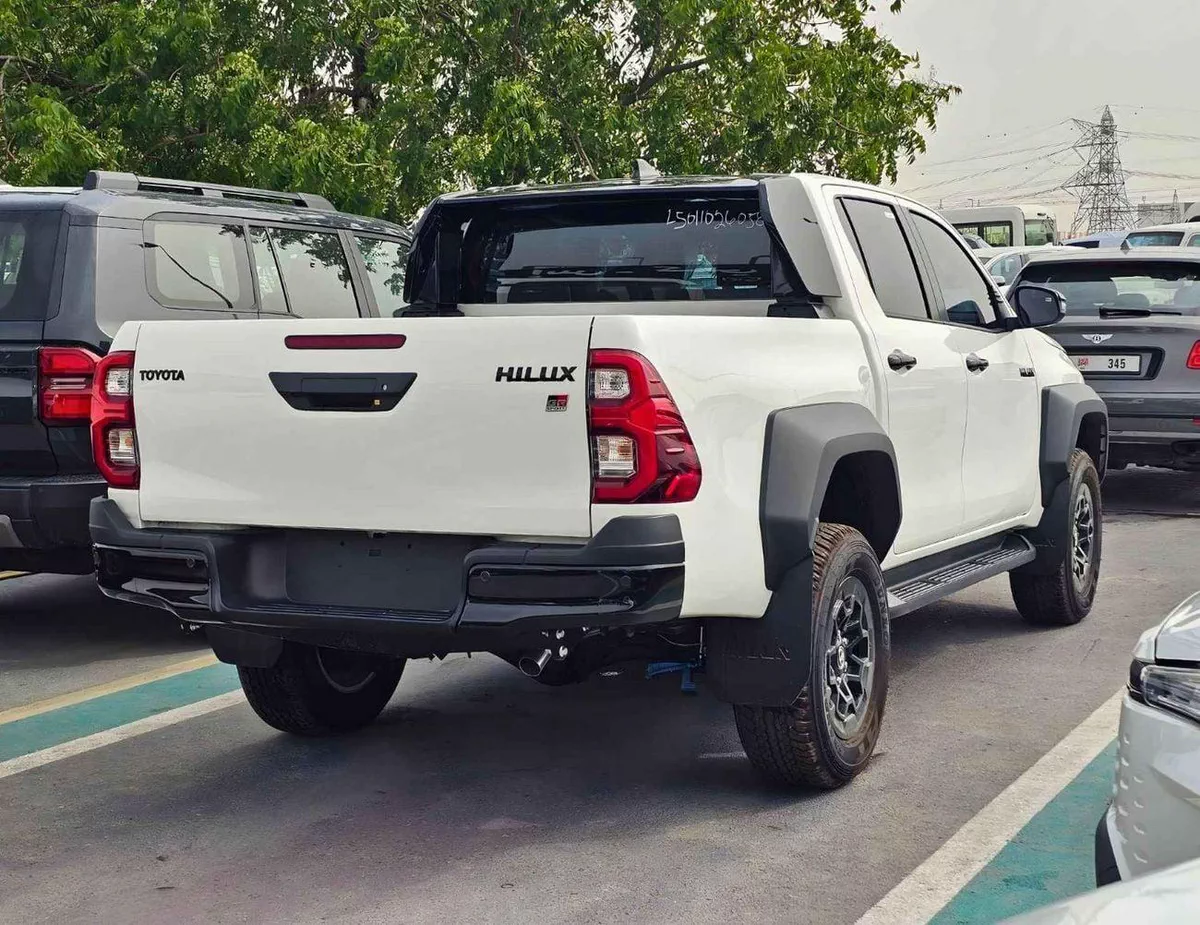 Toyota Hilux GR SPORT DOUBLE CABIN / 2.8L DIESEL V4 / RADAR / 360*CAMERA/DRIVER PWR SEAT WITH LATHER (CODE# HGRD)-4-0