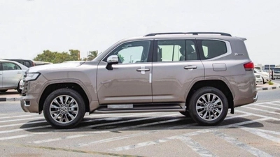 Toyota Land Cruiser Toyota Land Cruiser LC300 VXR 3.5L Petrol twin turbo full option 2024-1