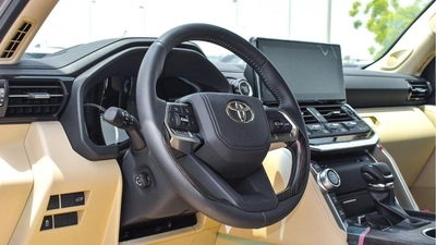 Toyota Land Cruiser Toyota Land Cruiser LC300 VXR 3.5L Petrol twin turbo full option 2024-4