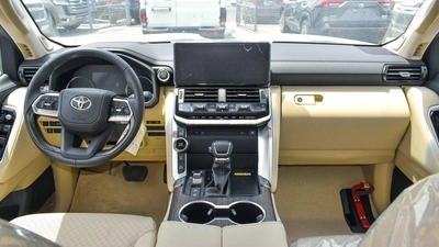 Toyota Land Cruiser Toyota Land Cruiser LC300 VXR 3.5L Petrol twin turbo full option 2024-5