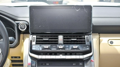 Toyota Land Cruiser Toyota Land Cruiser LC300 VXR 3.5L Petrol twin turbo full option 2024-6