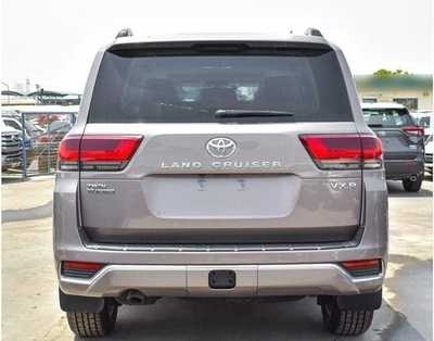 Toyota Land Cruiser Toyota Land Cruiser LC300 VXR 3.5L Petrol twin turbo full option 2024-13