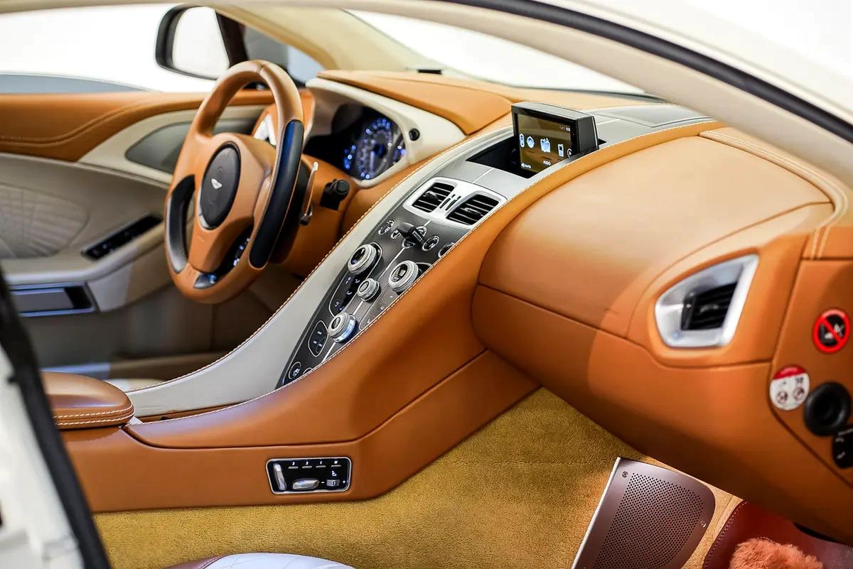 AED 11,985PM | ASTON MARTIN VANQUISH S 2018 | PEARL EDITION 1 OF 10 | UNDER AGENCY WARRANTY NOV 2026-11-11