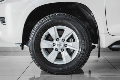 1 YR WARRANTY | GCC | 4.0L | AED 2250 PM-7