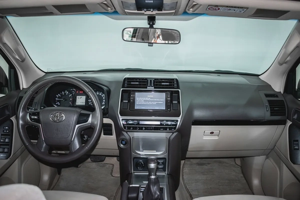 1 YR WARRANTY | GCC | 4.0L | AED 2250 PM