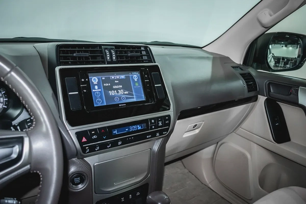 1 YR WARRANTY | GCC | 4.0L | AED 2250 PM