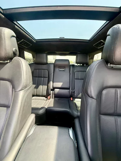 RANGE ROVER SPORT HST l GCC SPECS l FULL-SERVICE HISTORY l UNDER WARRANTY-7