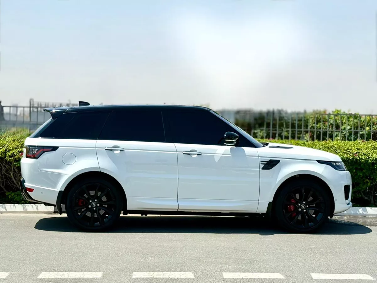 RANGE ROVER SPORT HST l GCC SPECS l FULL-SERVICE HISTORY l UNDER WARRANTY-8-8