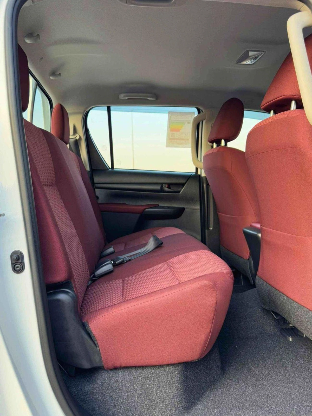Toyota Hilux BASIC DOUBLE CABIN / 2.4L DIESEL A/T / CHROME HANDLE & REAL CHROME BUMPER (CODE # HD)-9-0